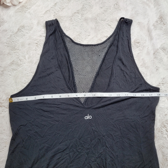 Alo Yoga Warm Up Mesh Insert Tank Top Black Size Unknown - Picture 10 of 10